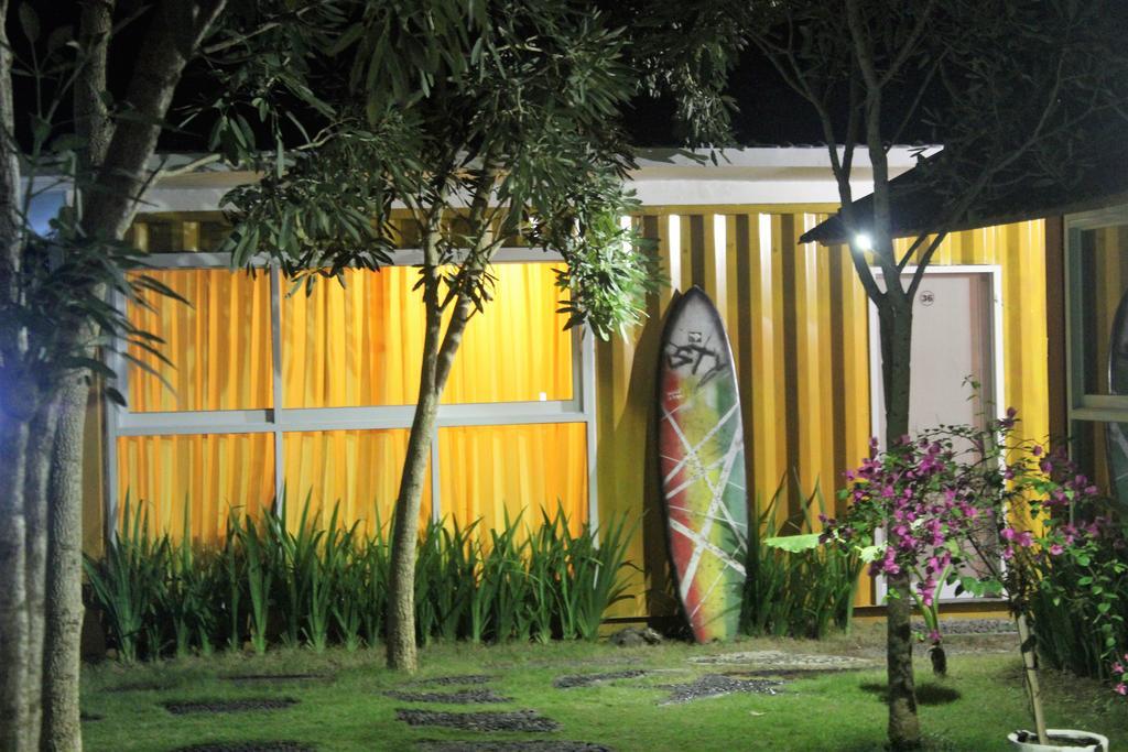 Kubu Container Hotell Uluwatu Exteriör bild